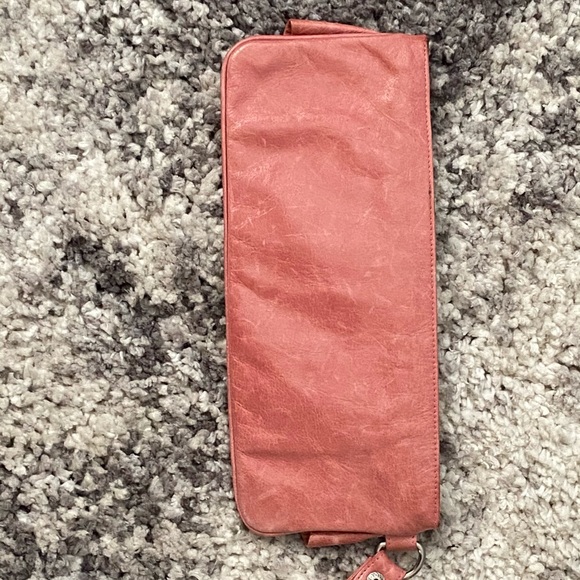 💕HOBO International Leather Wristlet Clutch - Picture 3 of 5